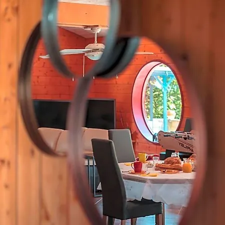 D'hotes Neptune Wood Bed & Breakfast 3*