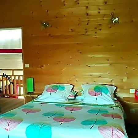 D'hotes Neptune Wood Bed & Breakfast Arzens