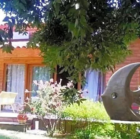 D'hotes Neptune Wood Bed & Breakfast 3*