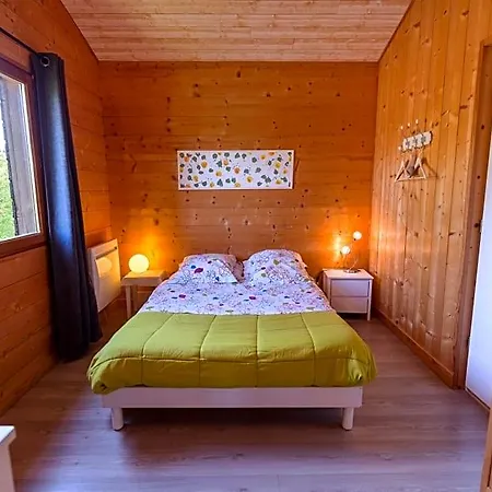 D'hotes Neptune Wood Bed & Breakfast