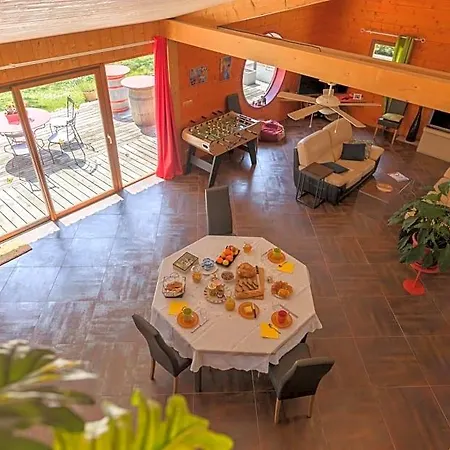 D'hotes Neptune Wood Bed & Breakfast