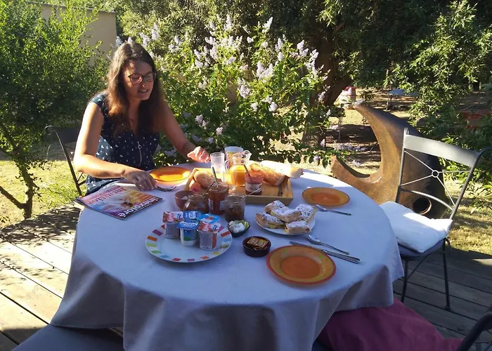 D'hotes Neptune Wood Bed & Breakfast 3*