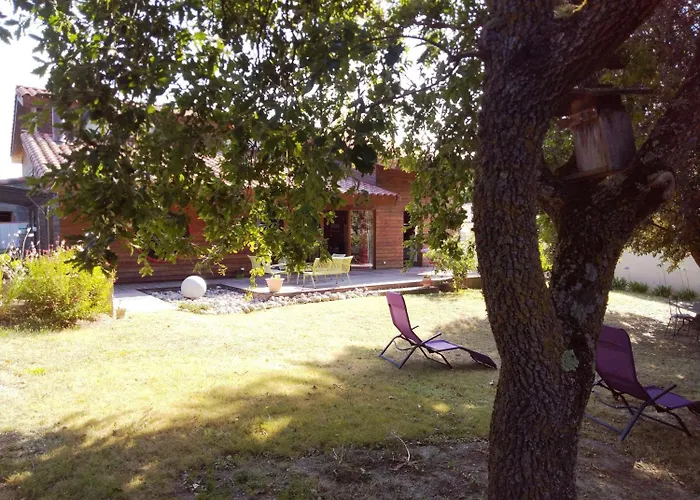 D'hotes Neptune Wood Bed & Breakfast